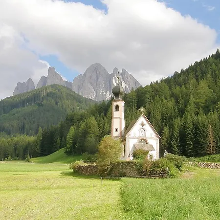 Haus Tannenburg * Funes (Bolzano)